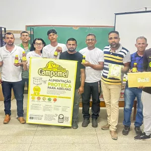 Governo da Bahia fortalece apicultura familiar com entregas do Projeto Mais Mel em Pilão Arcado