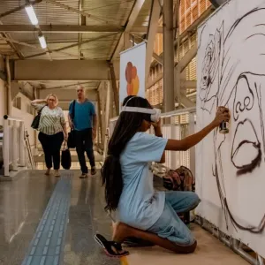 Metrô Bahia recebe exposição “Mulheres em Foco” do Instituto EUMELANINA e live painting que celebram o protagonismo das mulheres negras
