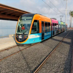 VLT inicia operação com passageiros na Parada Marisqueiras