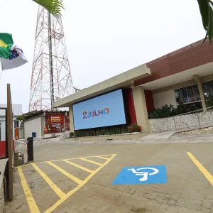 Inscrições abertas para o Edital do CineTeatro 2 de Julho  Artistas e produtores culturais podem participar do Edital de Ocupação de Pauta do Cineteatro 2 de Julho para o primeiro semestre de 2027. As inscrições são gratuitas e seguem abertas até o dia 6 de novembro de 2026. Podem ser inscritas propostas nas áreas de teatro, dança, música, audiovisual, circo, literatura, artes visuais, performance e multilinguagens.  As inscrições devem ser feitas por meio de formulário online, disponível no site oficial do