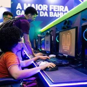 Espaço gamer com oficinas de criação de jogos 