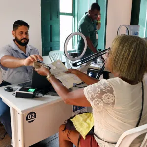 Estado da Bahia amplia acesso à cidadania com emissão gratuita da nova carteira de identidade no Centro Histórico de Salvador