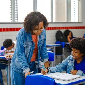 Professores e coordenadores pedagógicos aprovados em concurso da Educação do Edital nº 03/2022