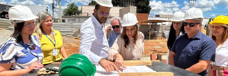 Secretária da Saúde do Estado inspeciona obras para implantação de leitos de UTI e radioterapia em Vitória da Conquista