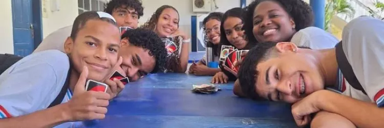 Escolas da rede estadual inovam com alternativas criativas ao uso do celular