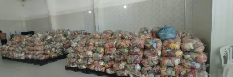 Equipes do Estado finalizam lavagem de ruas, distribuem cestas básicas e intensificam limpeza de lagoa em Bom Jesus da Lapa