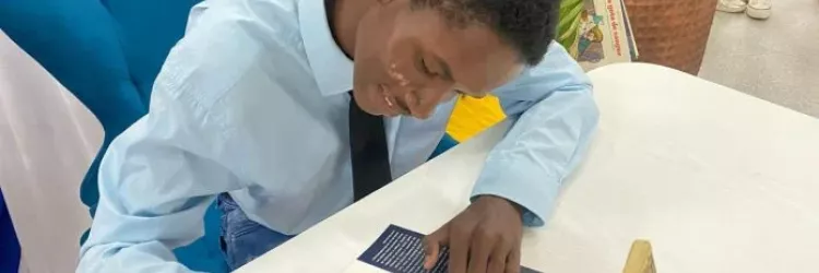 Estudante transforma paixão por mistério em livro e lança obra em Aporá - Foto: Ascom/SEC