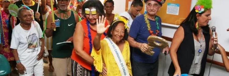 Carnaval toma conta dos corredores do Centro de Referência Estadual de Atenção à Saúde do Idoso