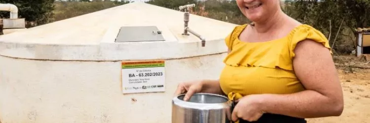 Cisternas levam água potável e segurança hídrica a famílias de Nova Soure