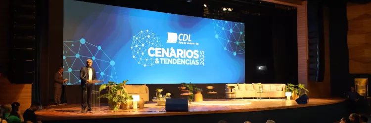 Em Feira de Santana, governador Jerônimo Rodrigues participa do encerramento de congresso para varejistas 