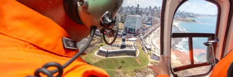 Grupamento de Operações Aéreas dos Bombeiros ajuda a salvar vidas em estreia no Carnaval de Salvador