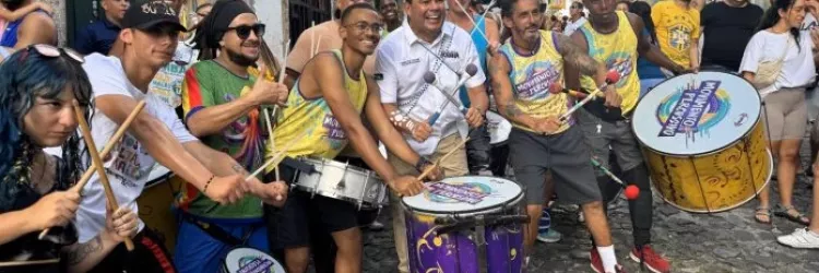 Geraldo Junior visita circuito Batatinha e recebe carinho dos foliões no Pelourinho
