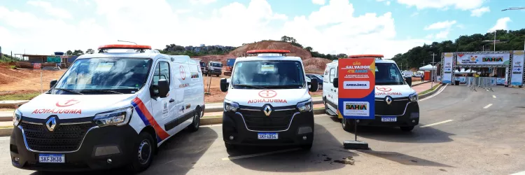 Governador visita Feira Saúde Mais Perto, em Cajazeiras, e entrega ambulâncias para unidades de saúde da região