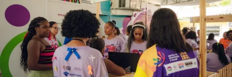 Projeto Cuidar de Quem Cuida beneficia 400 catadoras por dia durante o Carnaval