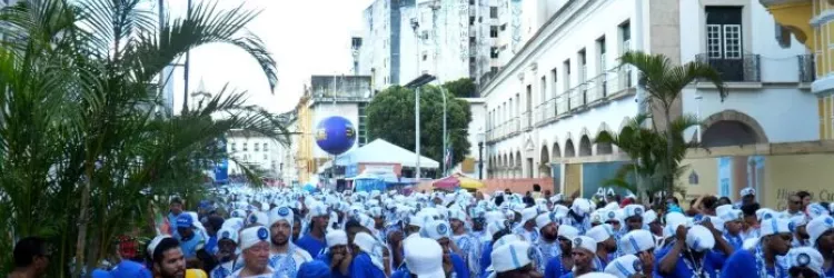 Filhos de Gandhy celebra tradição no circuito Batatinha com apoio do programa Ouro Negro