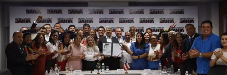 Governador Jerônimo Rodrigues sanciona lei que garante reajuste salarial para professores da rede estadual