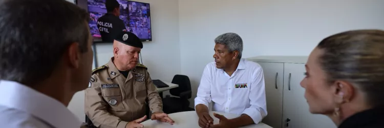 Governador se reúne com chefes das forças de segurança e discute ações para a elucidação do sequestro de presidente do Partido Verde