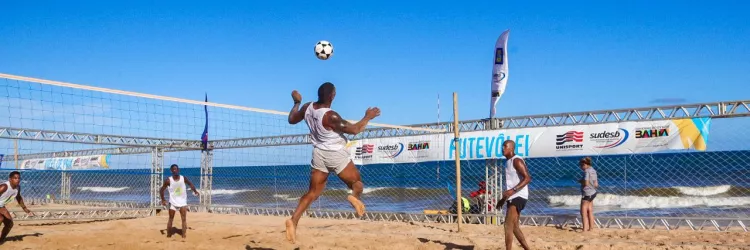 Verão Costa a Costa fecha temporada 2025 em Arembepe com atividades gratuitas 
