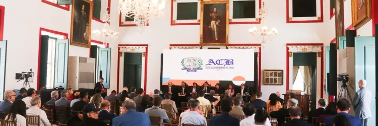 SDE discute melhoria do ambiente de negócios durante evento na ACB