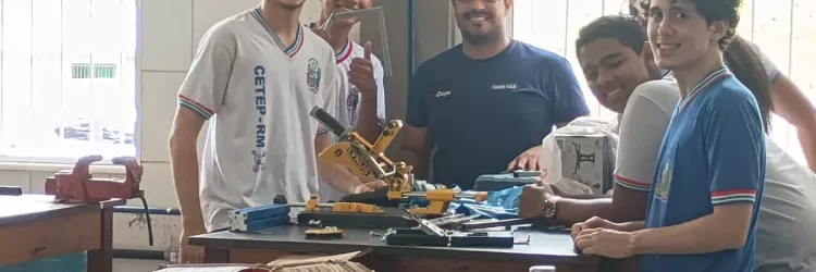 Em feito inédito, estudantes baianos participam de competição da Nasa, nos EUA