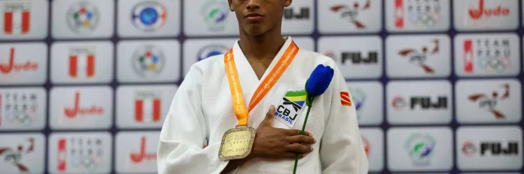 Baianos apoiados pelo FazAtleta conquistam medalhas em disputas internacionais de judô e karatê