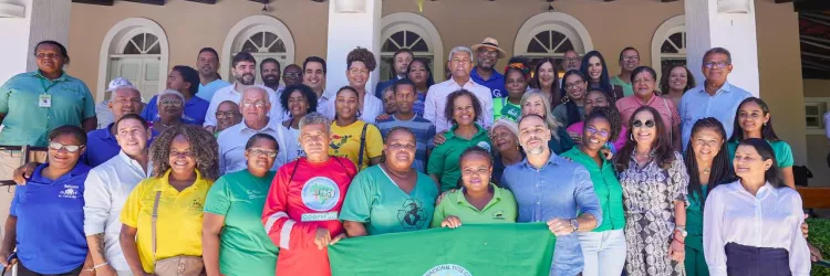 Em encontro com catadores de recicláveis, Jerônimo envia projeto de Lei sobre pagamento de serviços ambientais à Alba e recebe Selo Amigo Catador