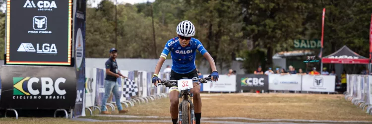 Destaques baianos da base de águas abertas, ciclismo e vôlei de praia disputam competições nacionais e internacionais com o apoio da Sudesb