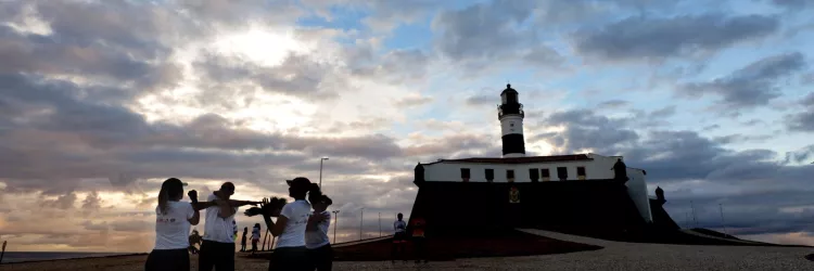 Estado apoia celebração do Dia do Trabalhador no Farol da Barra com serviços, corrida e shows gratuitos