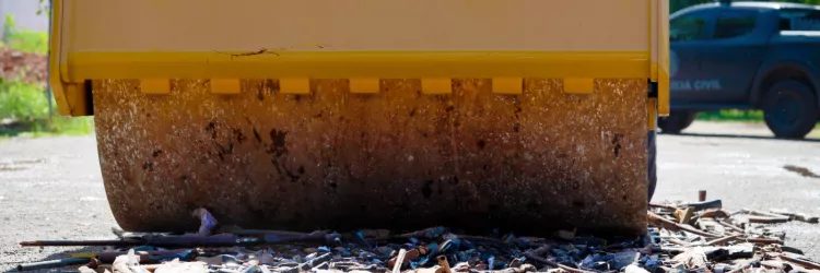 Polícia Civil destrói 1.200 armas ilegais durante lançamento de operação para eliminar 30 toneladas de armamentos