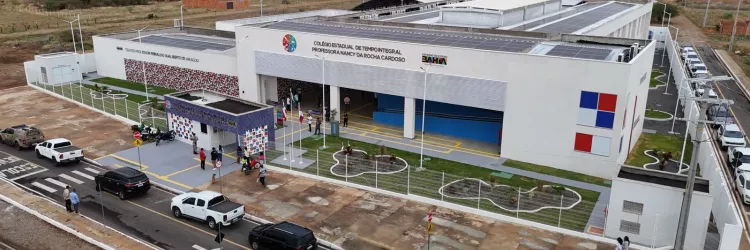 Governo do Estado entrega nova escola de tempo integral e obras viárias