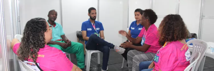 Catadores e ambulantes são orientados e acolhidos na Micareta de Feira