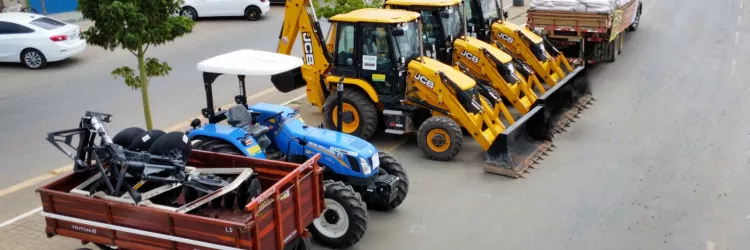 Combate à estiagem: Estado entrega milho, tanques-pipa e máquinas a municípios do Território de Identidade de Irecê