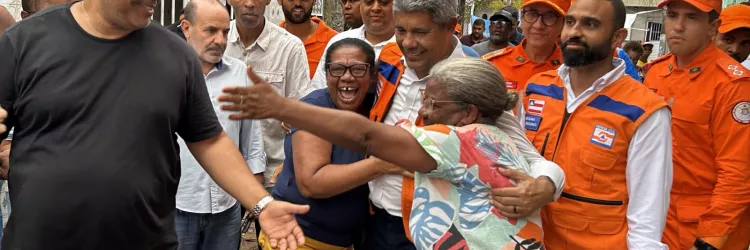 Jerônimo vistoria áreas afetadas pelas fortes chuvas em Santo Amaro, entrega kits humanitários e reforça apoio às famílias atingidas