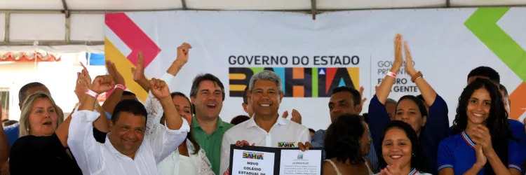 Em Itagi, Jerônimo Rodrigues anuncia a construção de escola de tempo integral e entrega equipamentos de saúde