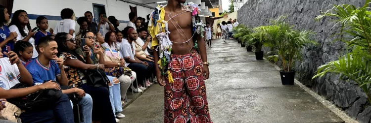 Desfile apresenta moda afro de autoria de estudantes da rede estadual