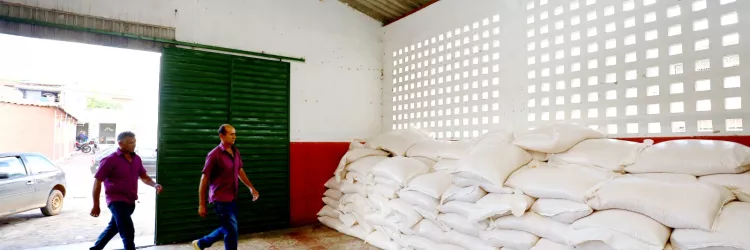 Entrega de milho e outras ações emergenciais 