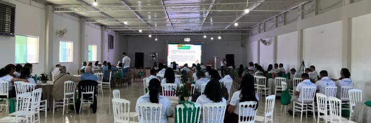 Com objetivo de fortalecer o saneamento rural, gestores das Centrais de Associações Comunitárias da Bahia e dos Sistemas Integrados de Saneamento Rural (SISARs) dos estados do Ceará, Pernambuco e Piauí, estão reunidos na Bahia para compartilhar experiências e apresentar tecnologias, discutir os avanços e ações sociais que vão fortalecer o saneamento rural dos estados envolvidos no programa. O evento acontece, nestas quarta e quinta-feira (27 e 28), no município de Seabra, na Chapada Diamantina. Neste ano de