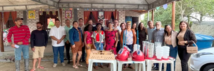 Entrega de kits de avicultura caipira promove inclusão produtiva e geração de renda no Recôncavo Baiano