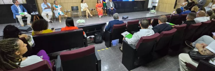 Sesab recebe comitiva da Colômbia para compartilhar experiência do SUS na Bahia