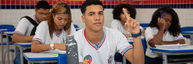 Rede estadual faz busca ativa para reintegrar estudantes que deixaram a escola