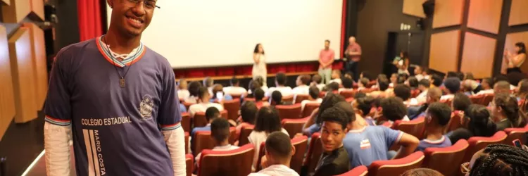 Cineteatro 2 de Julho completa um ano com público de 17 mil pessoas e ações voltadas a estudantes das escolas públicas