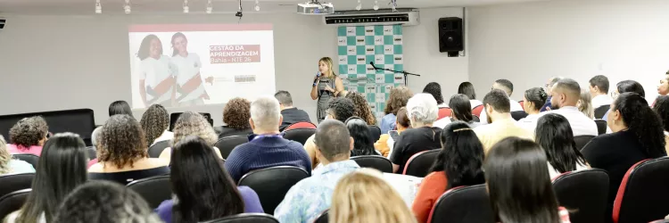 Diretores de escolas de Salvador e Região Metropolitana alinham ações para fortalecer a aprendizagem