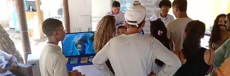 Ação educativa da Embasa no Projeto Tamar segue até amanhã (1º) em Praia do Forte