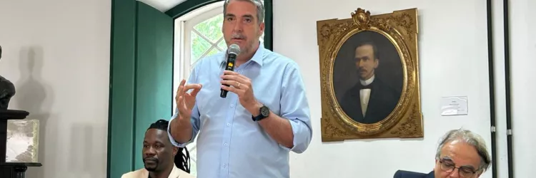 Guia sobre patrimônio documental do 2º maior Arquivo Público do Brasil é lançado na Bahia