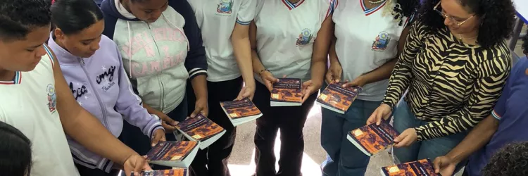 Projeto de leitura estimula o prazer de ler no Colégio Estadual Antônio Fernando de Souza, em Iramaia