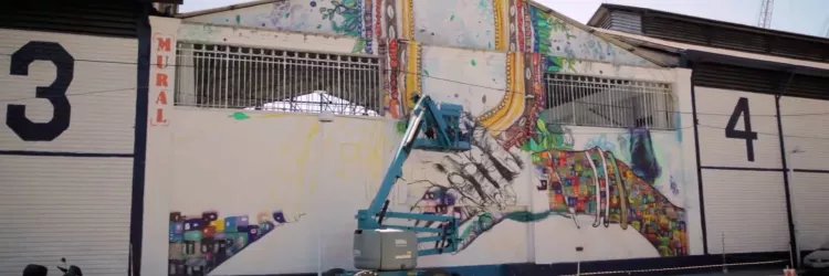 Espetáculo “Um Julgamento”, presença feminina na produção cultural e cinema a céu aberto no Bem Bahia da TVE       O Bem Bahia desta quinta-feira (09), acompanha o espetáculo ‘Um Julgamento’, que marca o retorno de Wagner Moura ao teatro, apresenta o trabalho de grandes produtoras culturais e traz ainda o maior cinema a céu aberto do mundo. O programa vai ao ar nas quintas-feiras, às 19h30, com horário alternativo às sextas-feiras e aos domingos, às 19h. Também é possível acompanhar pelo canal da TVE no You