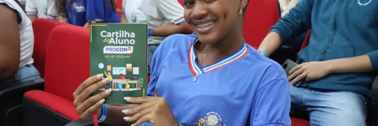 Procon-BA discute ‘Consumo Consciente’ e ‘Direito dos Consumidores nas Redes Sociais’ em atividade com estudantes de Lauro de Freitas