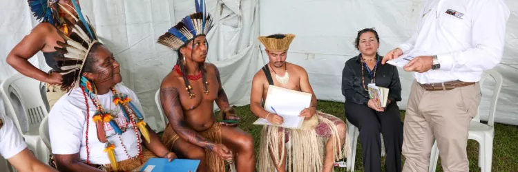 Seagri leva orientações sobre serviços a representes de comunidades indígenas no Acampamento Terra Livre, no CAB
