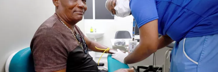 Vagas seguem disponíveis para consultas e exames durante o Novembro Azul; saiba como agendar