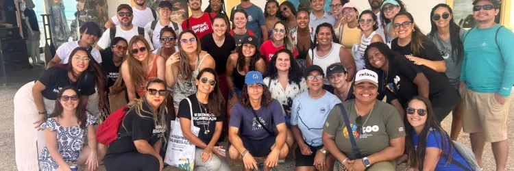 Encontro de Educadores da AZAB termina com visita técnica ao Projeto Tamar e Instituto Baleia Jubarte